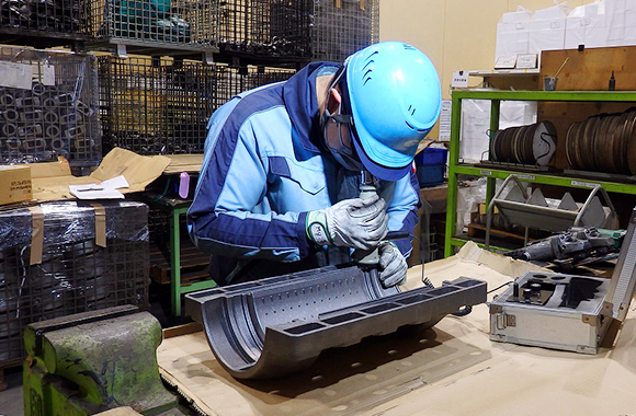 製品製造を行う様子2